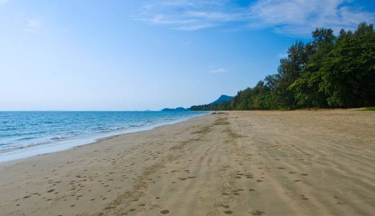 Koh Jum (Koh Pu) Travel Guide – Thailand’s Quiet Island Escape Between Krabi & Koh Lanta